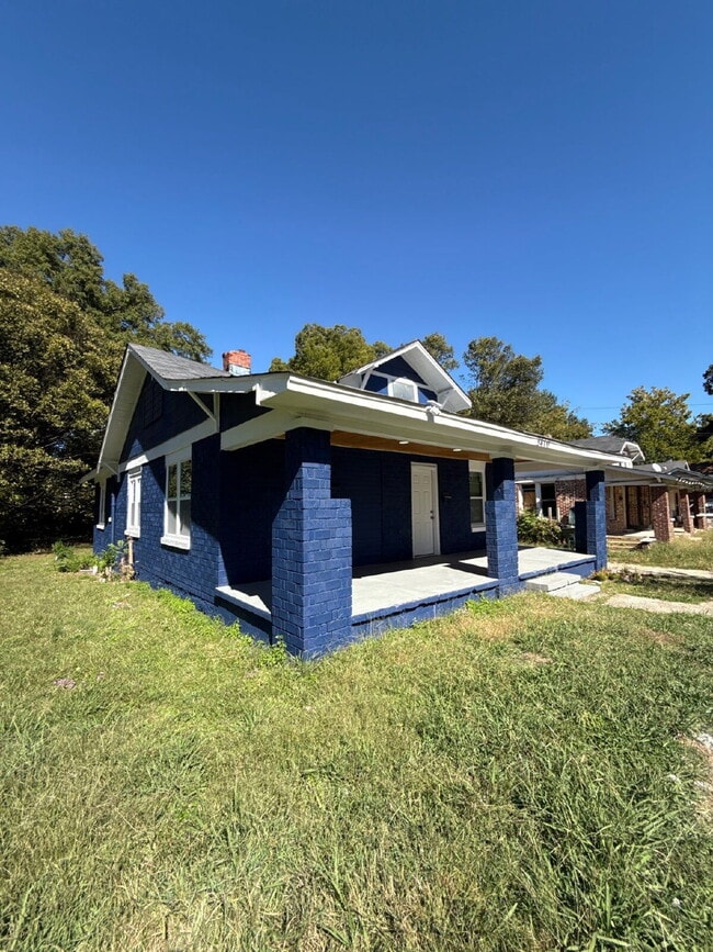 Photo - Fully Renovated 4BR in Berclair/Highland Heights – Section 8 Welcome Apartment