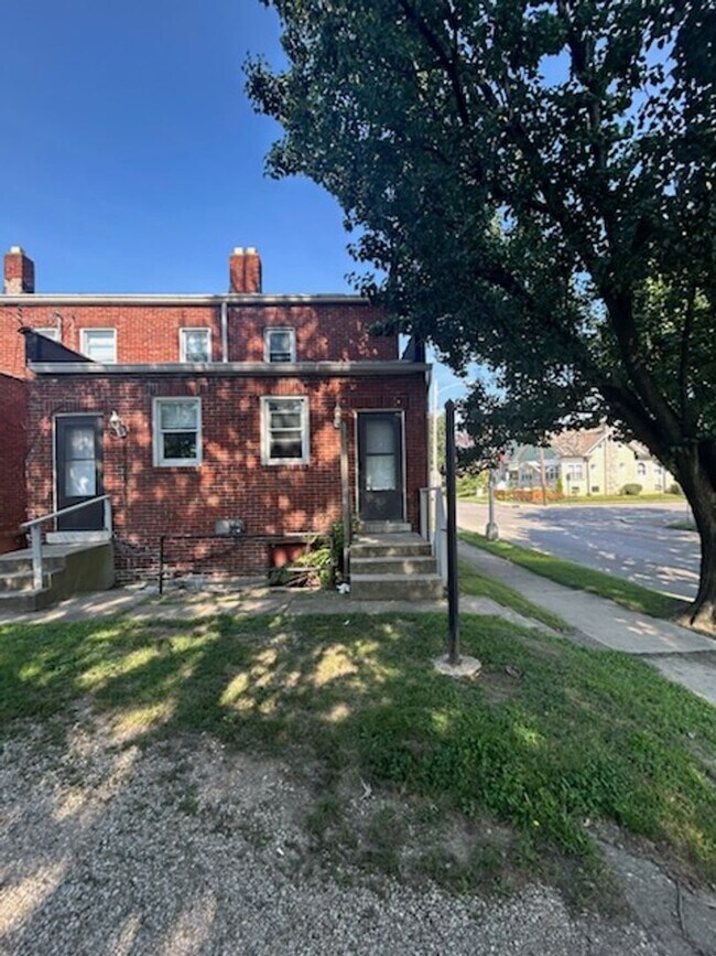 Foto del edificio - 2 bedroom town-home in Milo-Grogan Neighbo...