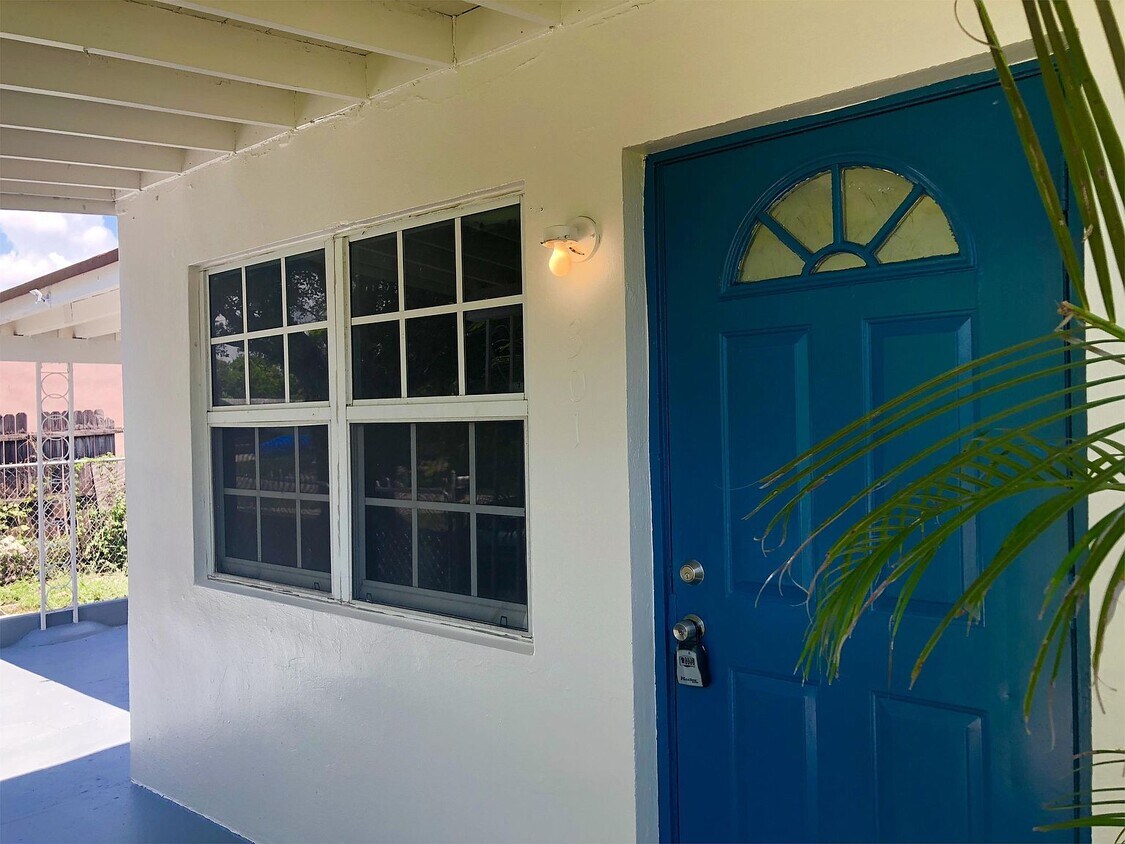 Primary Photo - 301 Mentone Rd