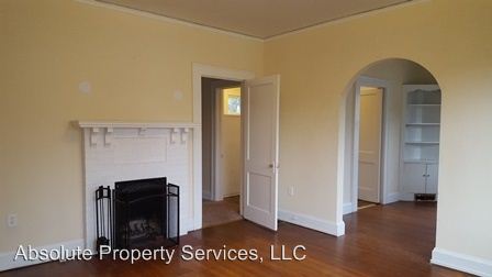 Primary Photo - 709 College Ave