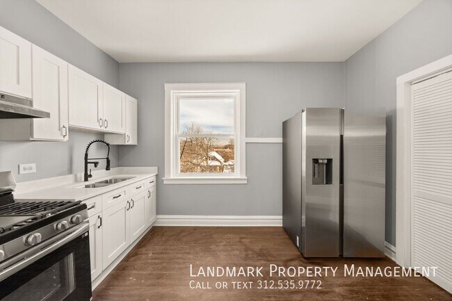 Foto del edificio - 1843 W 54th St