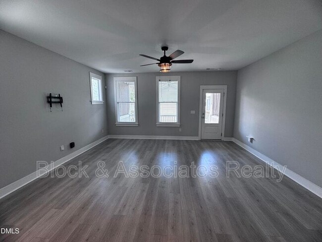 Building Photo - 440 Douglas Falls Dr