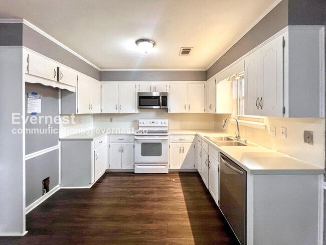 Building Photo - 44 Barnwell Dr