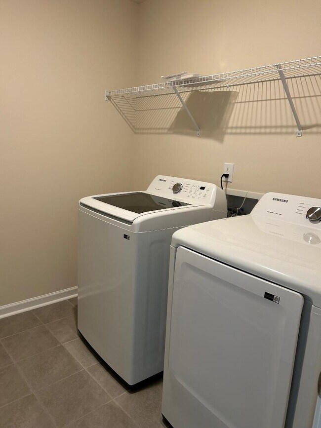 Foto del edificio - 3424 Dragonfly River Ct