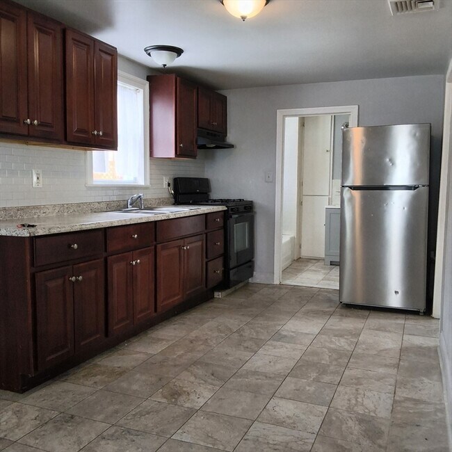 Foto del edificio - 1792 Pleasant St