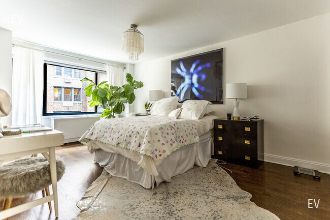 Building Photo - 405 E 56th St