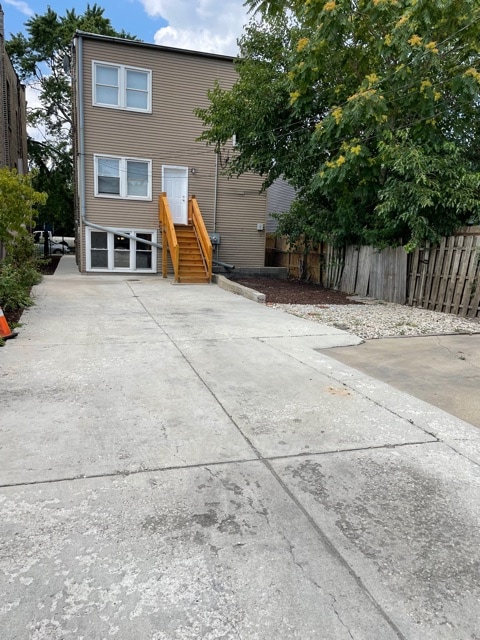 Photo - 1725 N Harding Ave Apartment