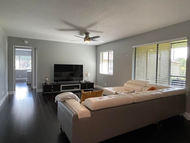 Foto del edificio - 516 Shady Pine Way