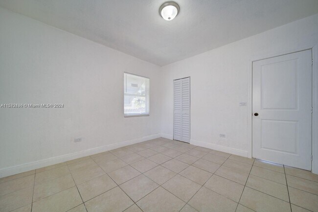 Foto del edificio - 1054 NW 111th St