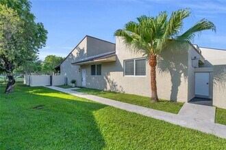 Building Photo - 9131 Fontainebleau Blvd