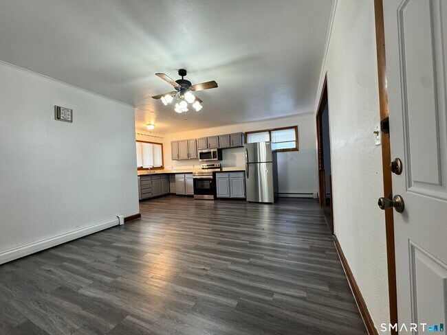 Foto del edificio - 704 Highland Ave