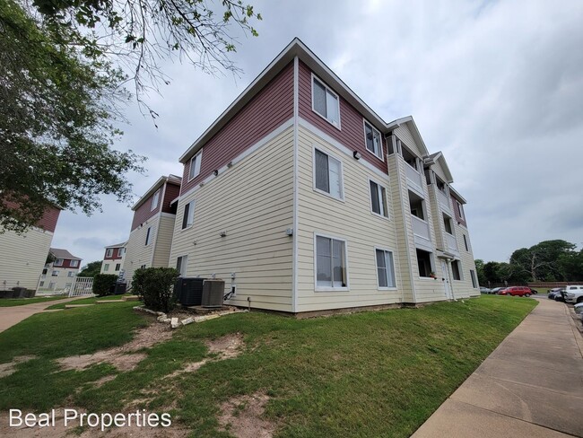 Foto del edificio - 4 br, 4 bath House - 523 Southwest Parkway...