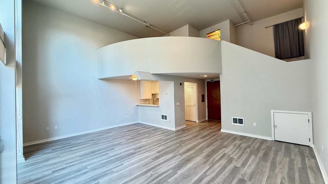 Primary Photo - Stylish 1BR/1BA Loft with Open Floor Plan ...