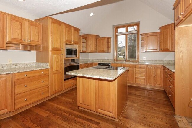 Building Photo - Large Wooded Lot in Carmel Schools!