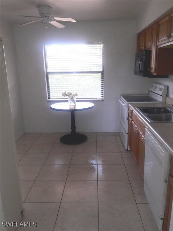 Foto del edificio - 536 111th Ave N