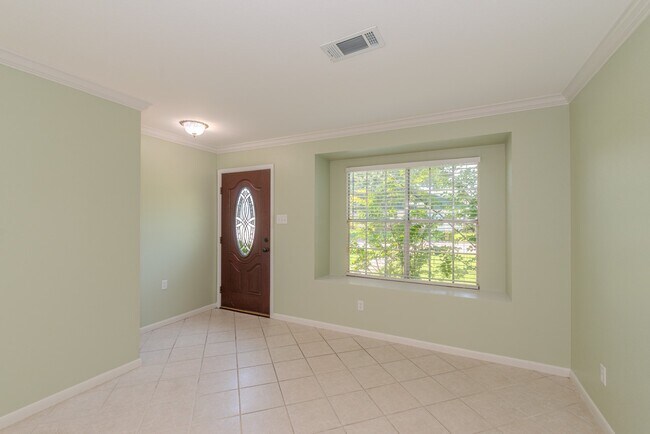 Foto del edificio - 495 Longmeadow Dr