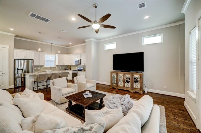 Foto del edificio - 870 Wakefield Dr