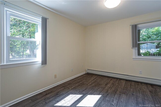 Foto del edificio - 24 Ingalls Ave