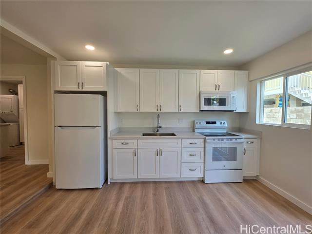 Building Photo - 1043 Kainui Dr