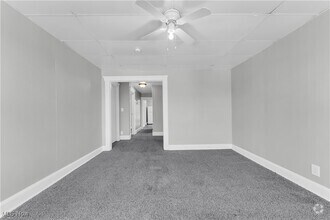 Building Photo - 352 7th St