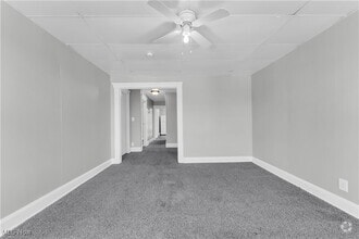 Building Photo - 352 7th St