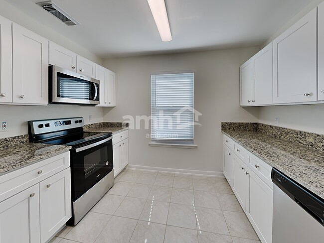 Building Photo - 11731 Rolling Stream Dr