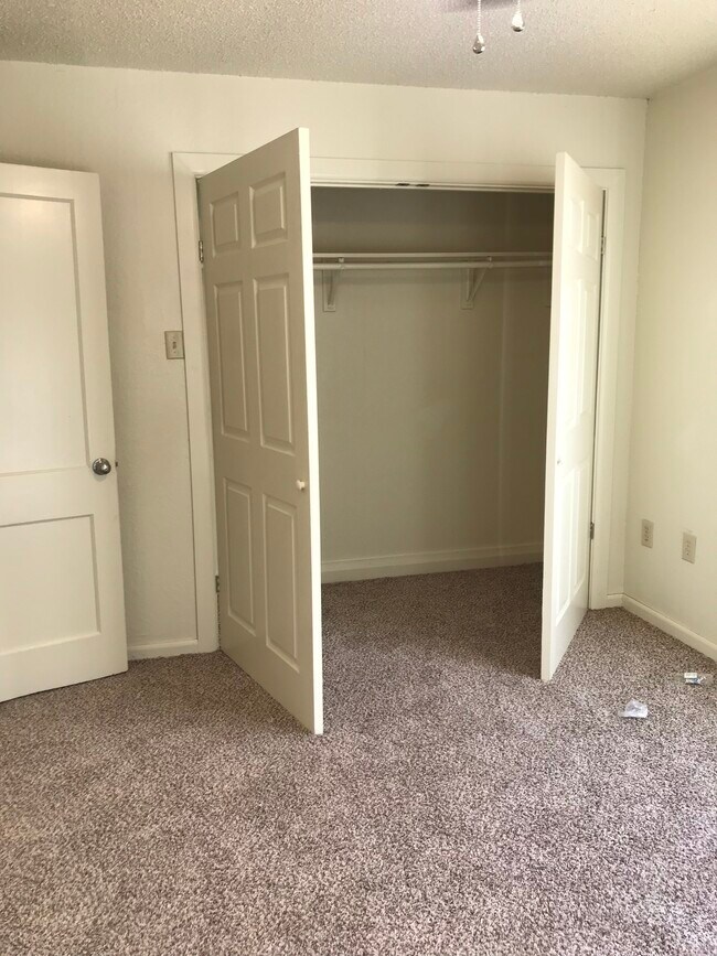 Foto del edificio - 2702 Cavitt Ave