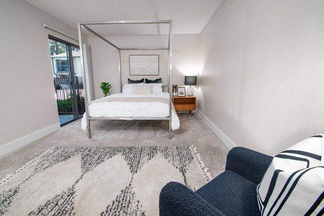 Foto del edificio - Rivercrest Apartments