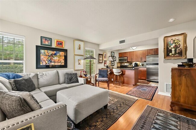 Foto del edificio - 7685 Northcross Dr
