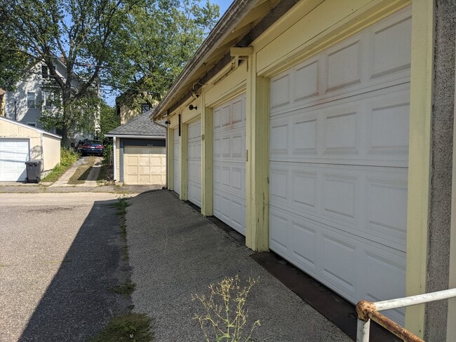 Building Photo - 3411 Pillsbury Ave S