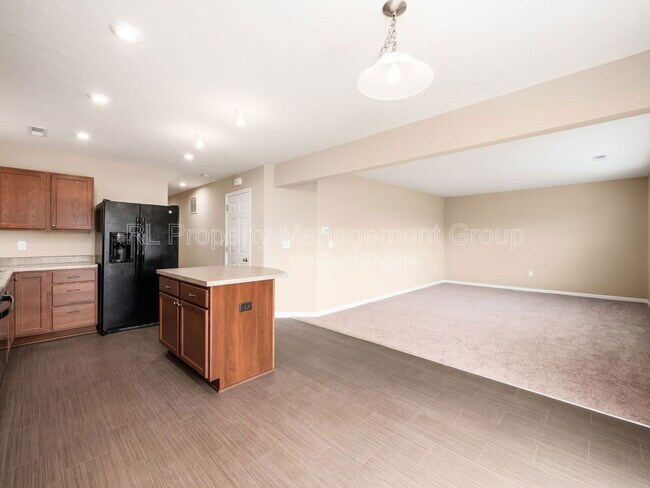 Foto del edificio - 7449 Sugarbark Dr