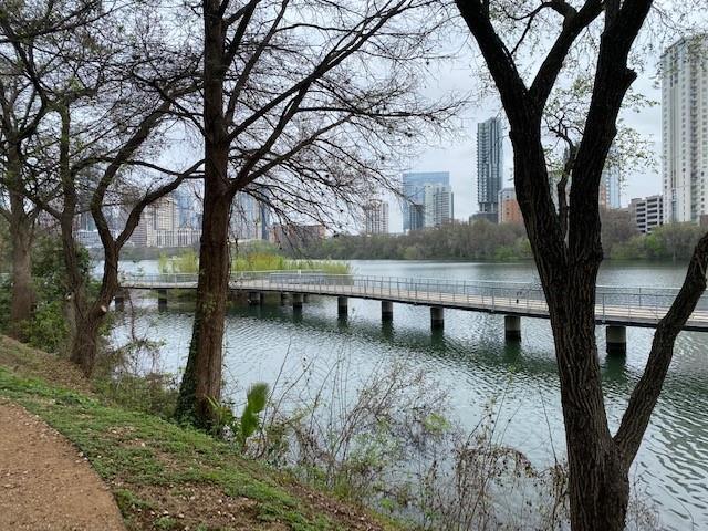 Foto principal - 500 E Riverside Dr