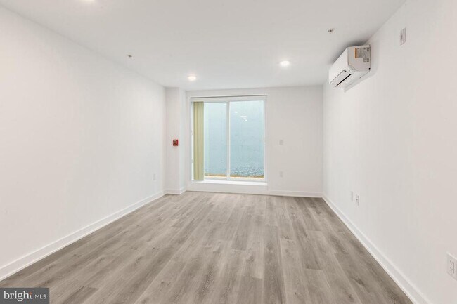 Foto del edificio - 2046 E Lehigh Ave