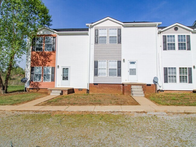 Foto del edificio - 124 Meadows Ln