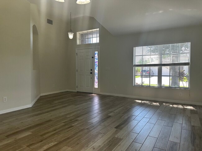 Foto del edificio - 3145 Dunstable Dr