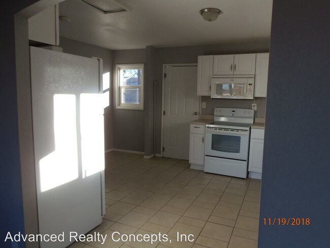 Building Photo - 3 br, 1 bath House - 1045 Montrose Avenue