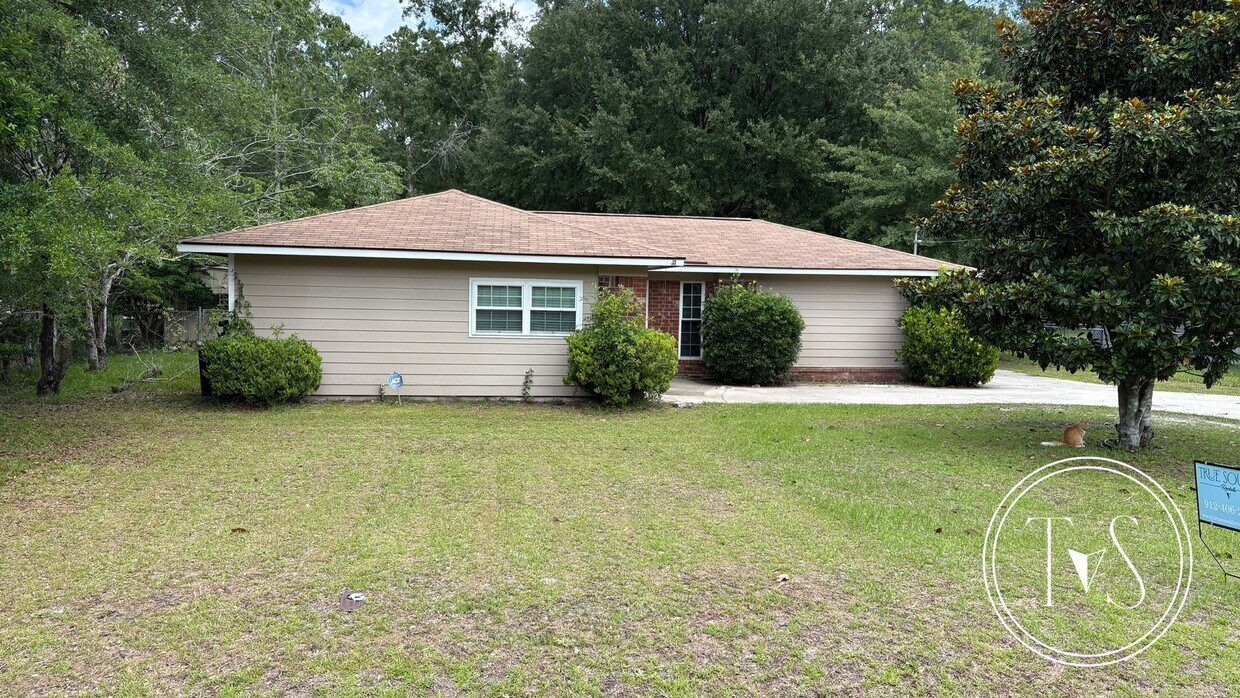 Primary Photo - 632 Fleming Rd