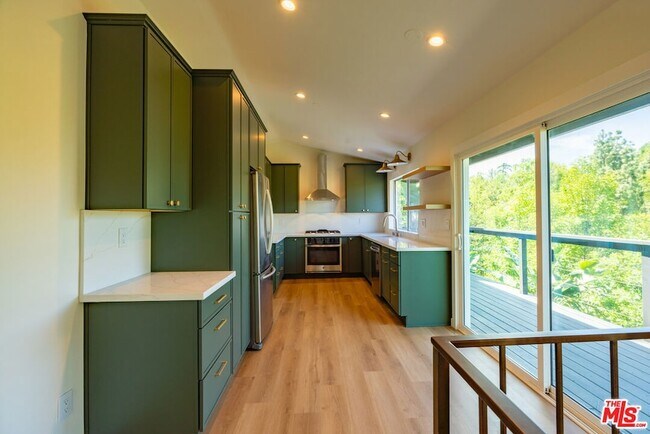 Building Photo - 4629 Palmero Dr