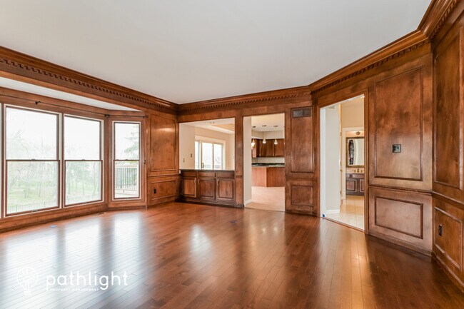 Building Photo - 2211 Oak Crest Manor Ln, Ballwin, MO, 63011