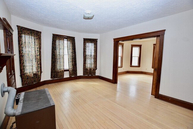 Building Photo - 38 Merrifield St