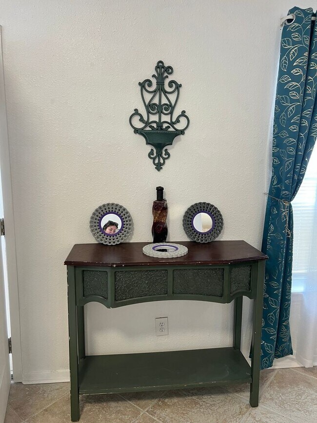 Foto del edificio - Charming 1BR Townhome in San Antonio