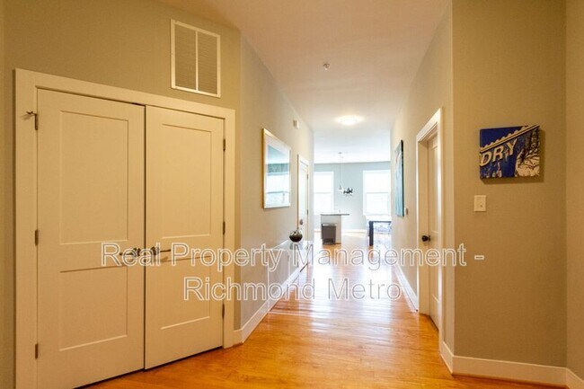 Foto del edificio - 2028 W Cary St