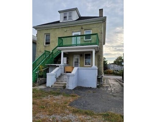 Building Photo - 62 Hawthorn St