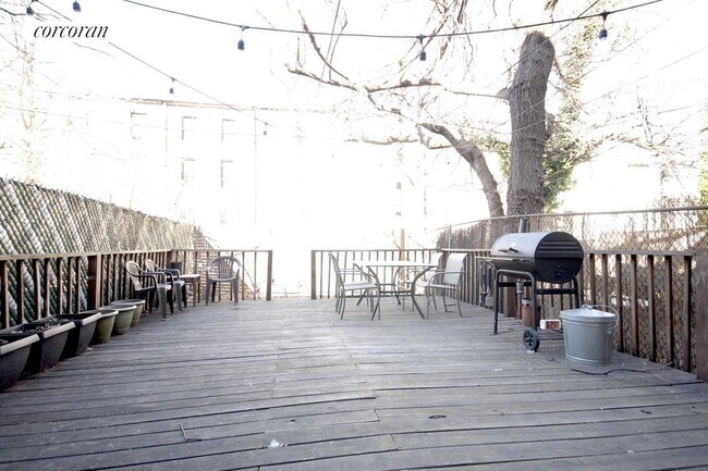 Foto del edificio - 181 MacDonough St