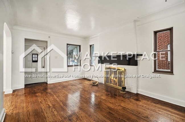 Foto del edificio - 15866 Mansfield St