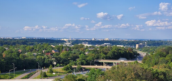 Foto del edificio - 2500 N Van Dorn St