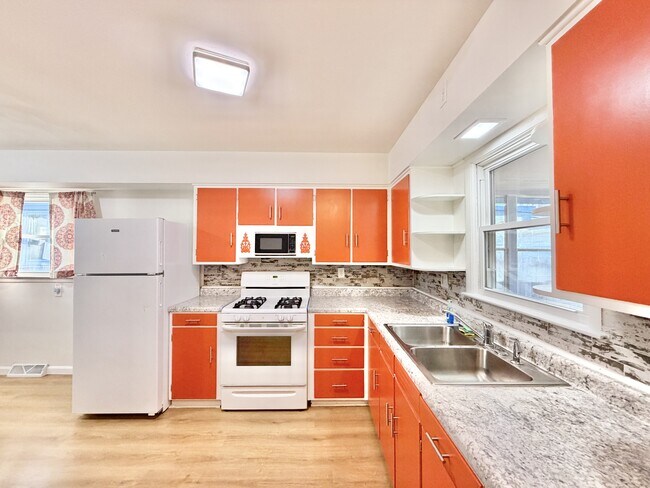 Foto del edificio - 1616 Dewey Ave