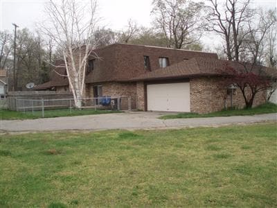 Primary Photo - 4660 Lake St