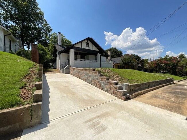 Building Photo - 339 Mathewson Pl SW