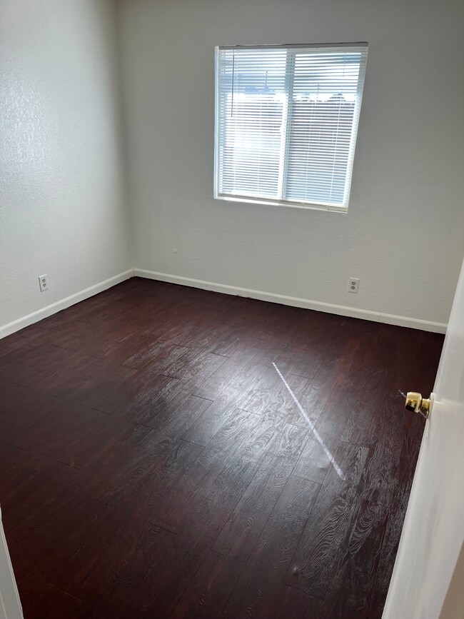 Building Photo - 8531 Jacaranda Ave